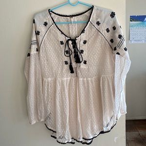 Free people lace top with embroidered shoulders size M